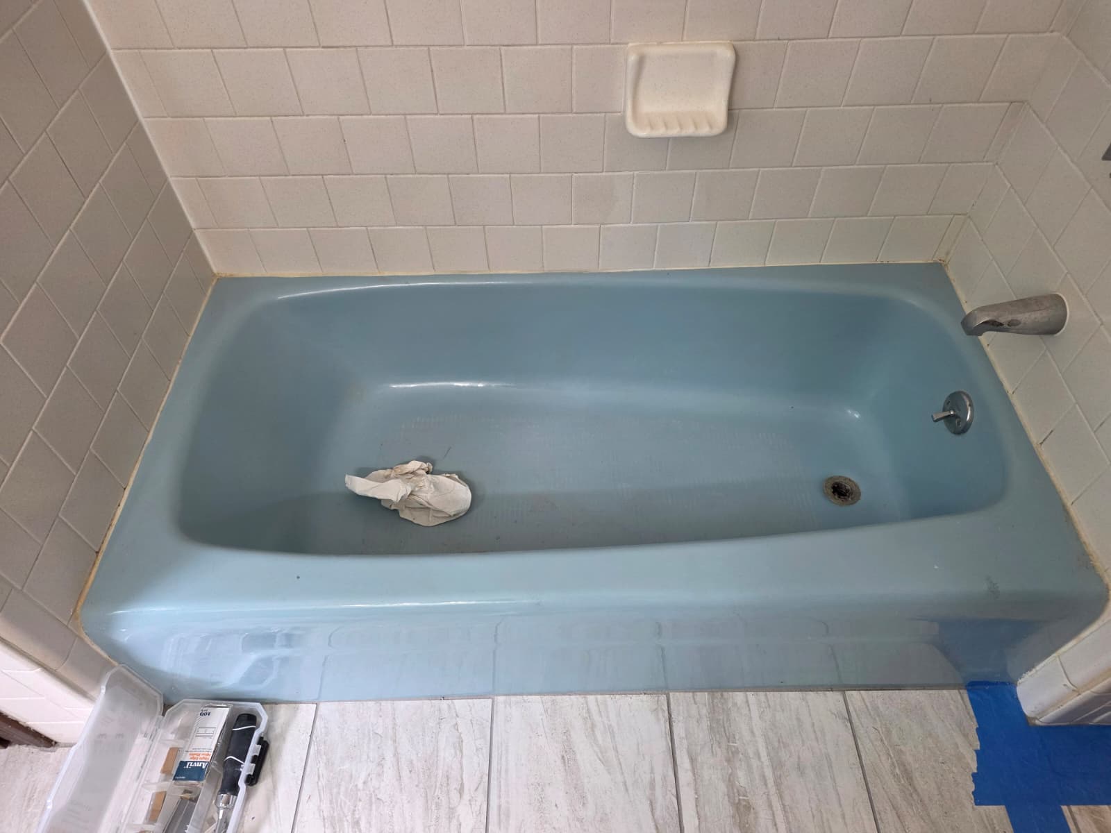 Bathtub surface before refinishing - project 6