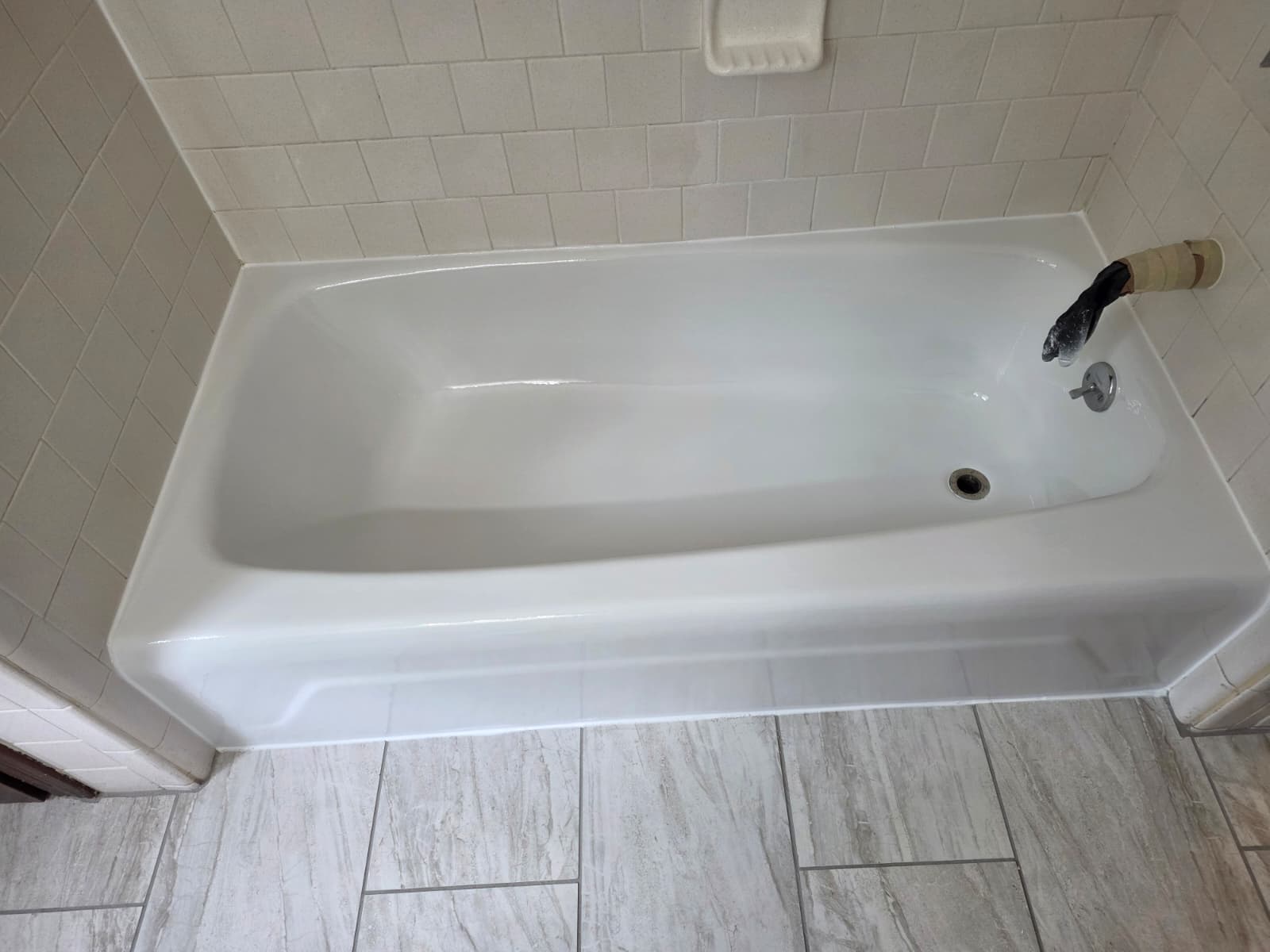 Bathtub surface after refinishing - project 6