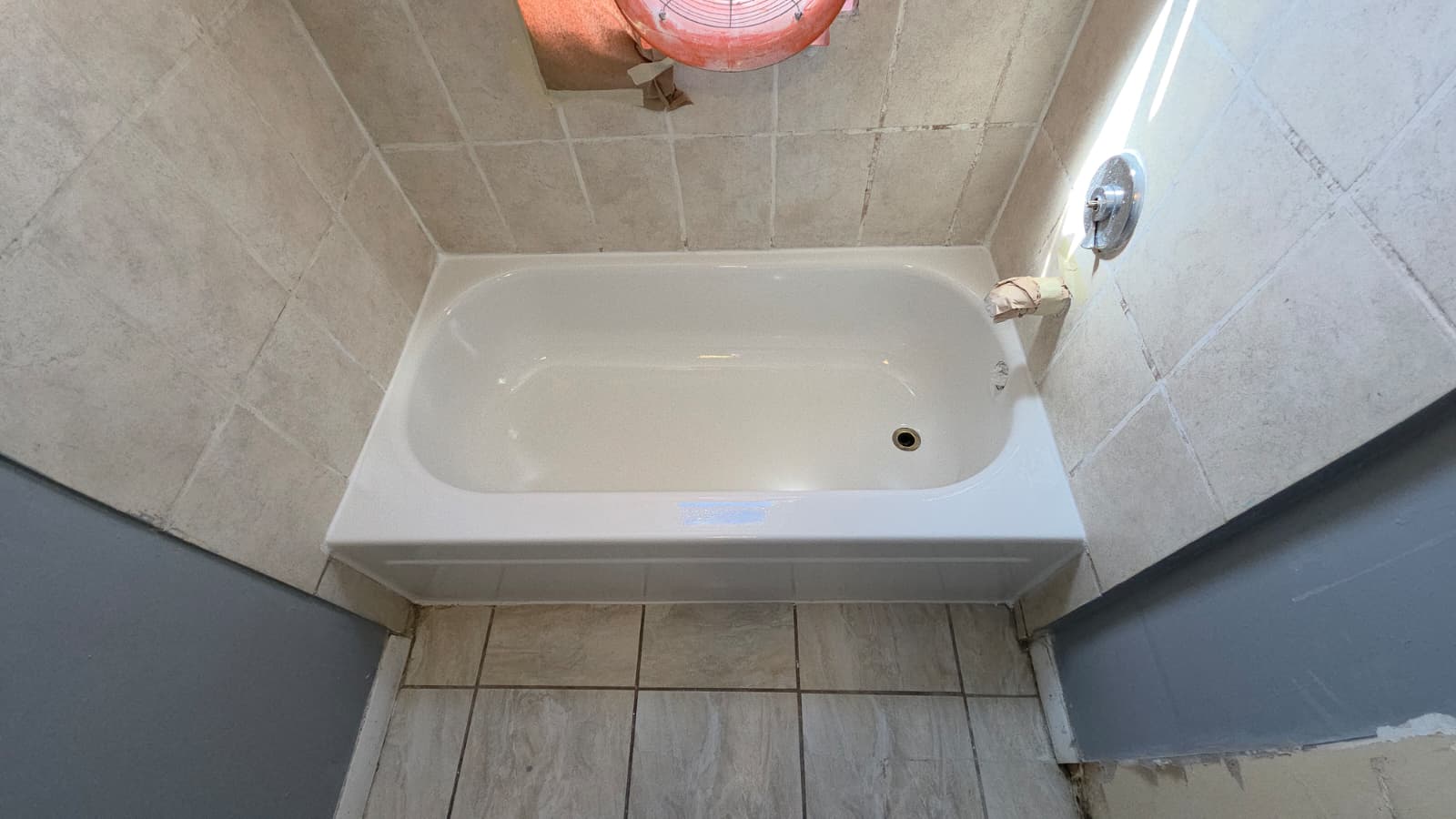 Bathtub surface after refinishing - project 4